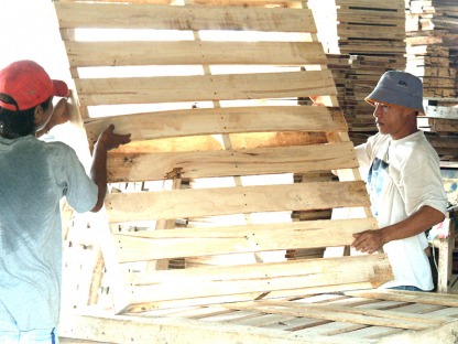 การประกอบพาเลทไม้ กรดา - โรงงานผลิตพาเลทไม้ ปทุมธานี - กรดา